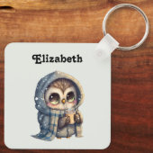 Schattigee grootogige uil met een kop koffie sleutelhanger (Achterkant)