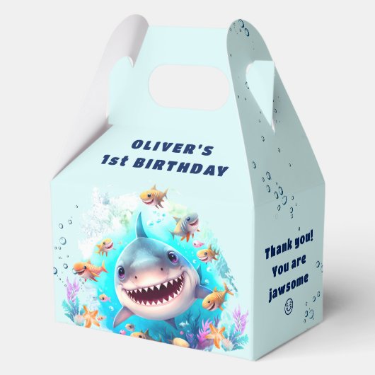 Schattigee haai baby jongen 1e verjaardag medium g bedankdoosjes (Voorkant)