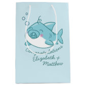 Schattigee haai Baby shower Kawaii Blue Boy Medium Cadeauzakje (Voorkant)
