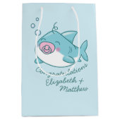 Schattigee haai Baby shower kawaii roze meisje Medium Cadeauzakje (Voorkant)