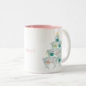 Schattigee haai kerstboom met naam tweekleurige koffiemok (Voorkant rechts)