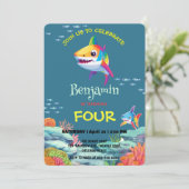 Schattigee haai kleurrijke regenboog verjaardagsfe kaart (Staand voorkant)