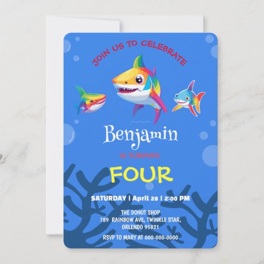 Schattigee haai regenboog kleurrijke verjaardagsfe kaart (Voorkant)