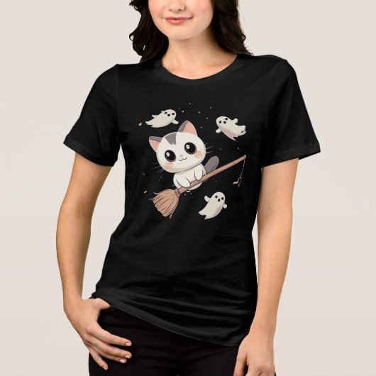 Schattigee Halloween Cat Vliegen op Broom T-Shirt (Voorkant)