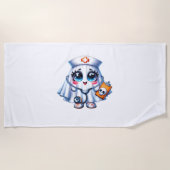 Schattigee Halloween-geest in een verpleegstersuni Strandlaken (Voorkant)