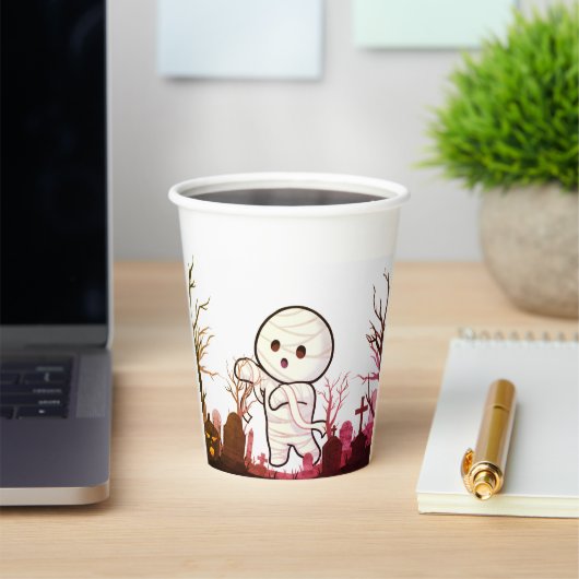 Schattigee Halloween-mummie in Spooky Graveyard -  Papieren Bekers (Insitu)