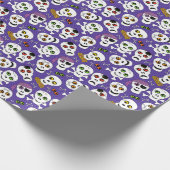 Schattigee Halloween Skulls op Paarse Cadeaupapier (Hoek)