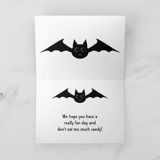 Schattigee Halloween vampier vleermuis met grote o Kaart (Binnen)