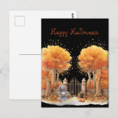 Schattigee heks en kat buiten poort Halloween Briefkaart (Voorkant / Achterkant)