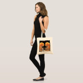 Schattigee heks en kat buiten poort Halloween Tote Bag (Voorkant (model))