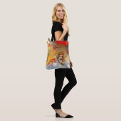 Schattigee herfstfee met gevallen bladeren tote bag (Op model)