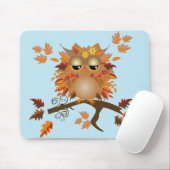 Schattigee herfstuil op een tak muismat (Met muis)