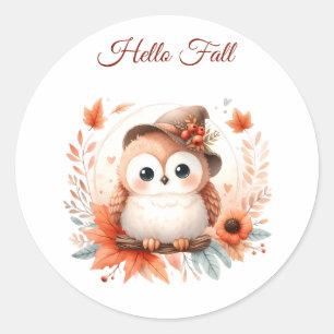 Schattigee herfstuil op een tak ronde sticker