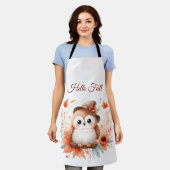Schattigee herfstuil op een tak schort (Gedragen)
