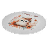 Schattigee herfstuil op een tak snijplank (Hoek)