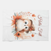 Schattigee herfstuil op een tak theedoek (Horizontaal)