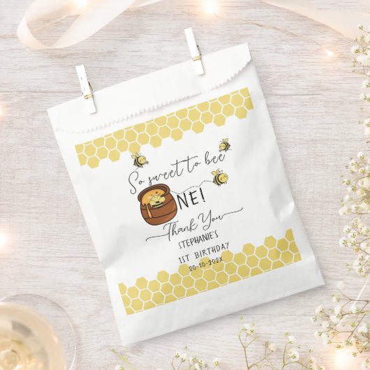 Schattigee hommel zo lief om één 1e verjaardag te  bedankzakje (Geknipt)