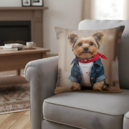 Schattigee hond in een jasje kussen