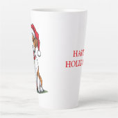 Schattigee hond met kerstmuts zitten en glimlachen latte mok (Voorkant)