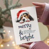 Schattigee hond met Santa Hat vrolijk en helder Feestdagenkaart