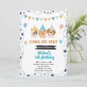 Schattigee hond puppy verjaardagsuitnodiging kaart (Staand voorkant)