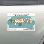 Schattigee Honden en Kat Huisdier Zittend Dierenve Automagneet<br><div class="desc">Een leuke promotionele automagneet voor uw dierenverzorgingsbedrijf. Schattigee afbeelding van een zij-oog hond, oranje tabby kat zitten als een persoon, en een goofy terrier. Voeg uw telefoonnummer, website en meer informatie toe om potentiële klanten aan te trekken. Deze humoristische tekening is beschikbaar op visitekaartjes en meer producten voor uw huisdier...</div>