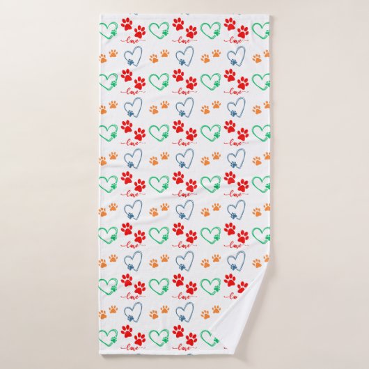 Schattigee HONDENPOOTPRENTEN en LIEFDESHARTEN Badhanddoek (Badhanddoek)