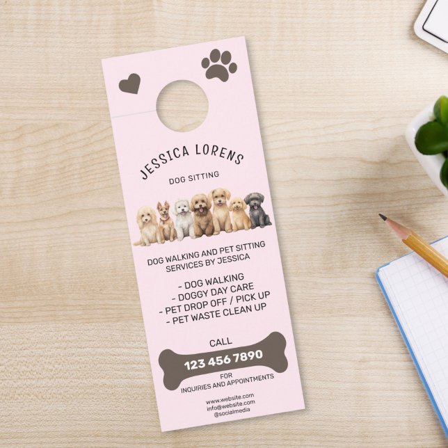 Schattigee hondenuitlaten Pet Puppy Zitten Dienste Deurhanger (cute dogs on pink background door hanger for dog walking, pet sitting or vet)