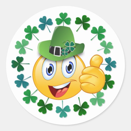 Schattigee Ierse Emoji met Shamrock Ronde Sticker (Voorkant)