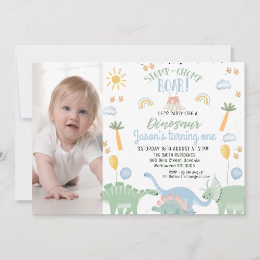 Schattigee Jongens Fotofeest Zoals Dinosaurus 1e V Kaart (Voorkant)