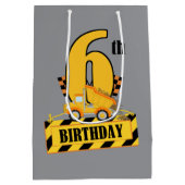 Schattigee jongensbouw Verjaardag 6e Medium Cadeauzakje (Achterkant)