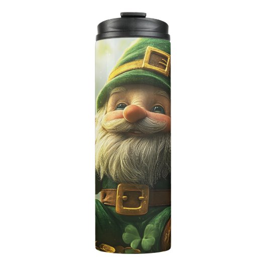 Schattigee kabouter leprechaun met klavertjes en k thermosbeker (Voorkant)