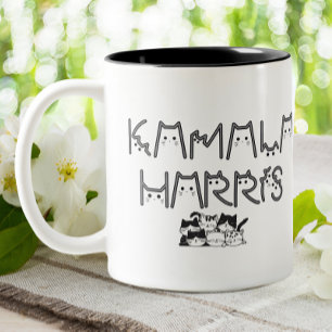 Schattigee Kamala Harris Cat Font Typography Verki Tweekleurige Koffiemok
