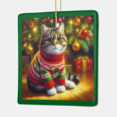 Schattigee kat in een kersttrui keramisch ornament (Links)