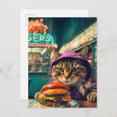 Schattigee kat in het diner met een cheeseburger briefkaart (Voorkant / Achterkant)