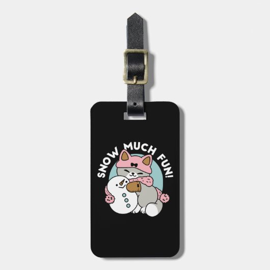 Schattigee kat in sneeuwspullen met sneeuwpopkunst bagagelabel (Voorkant verticaal)