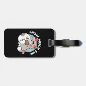 Schattigee kat in sneeuwspullen met sneeuwpopkunst bagagelabel (Achterkant horizontaal)