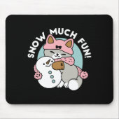 Schattigee kat in sneeuwspullen met sneeuwpopkunst muismat (Voorkant)