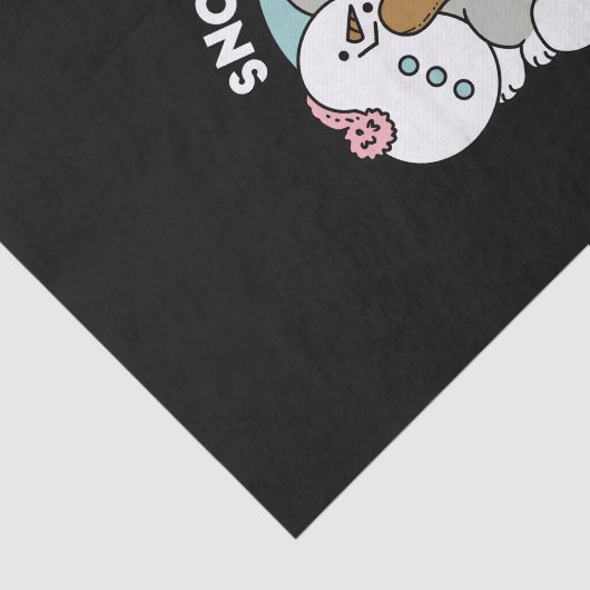 Schattigee kat in sneeuwspullen met sneeuwpopkunst tissuepapier (Detail)