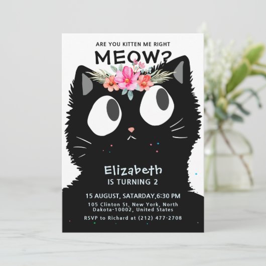 Schattigee kat kitten miauw bloemenkroon verjaarda kaart (Staand voorkant)
