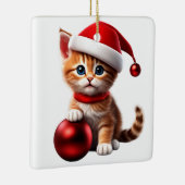 Schattigee kat met Pet en rode kerstbal Keramisch Ornament (Rechts)