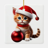 Schattigee kat met Pet en rode kerstbal Keramisch Ornament (Achterkant)