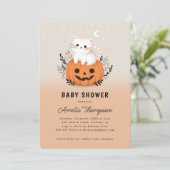 Schattigee kat op pompoen Halloween Baby shower Kaart (Staand voorkant)