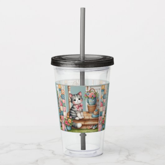 Schattigee kat op veranda met bloemen en patchwork acryl drinkbeker (Voorkant)