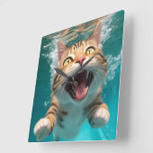 Schattigee Kat Zwemmen Duiken Onderwater in Zwemba Vierkante Klok (Hoek)