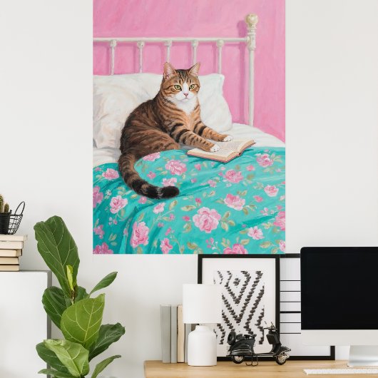 Schattigee kattenlezing in bed Wall Art Poster Pri (Thuiskantoor)