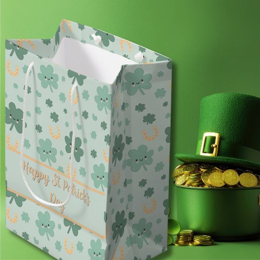 Schattigee kawaii Shamrocks St. Patrick's Day Medium Cadeauzakje