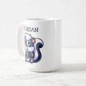 Schattigee Kawaii Skunk met Bubble Tea Gepersonali Koffiemok (Voorkant links)