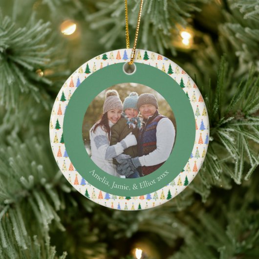 Schattigee kerstboom rode groene familie aangepast keramisch ornament (Boom)