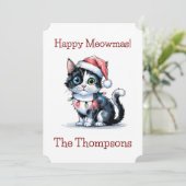 Schattigee kerstkat gewikkeld in licht feestdagenkaart (Staand voorkant)